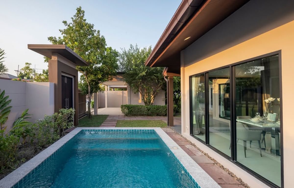 ให้เช่าบ้านพัทยา บางแสน ชลบุรี สัตหีบ : 🏡 บ้านพัทยา 5 ห้วยใหญ่ให้เช่า สระว่ายน้ำ ตกแต่งเฟอร์นิเจอร์บครบครัน พร้อมเข้าอยู่ 🏡