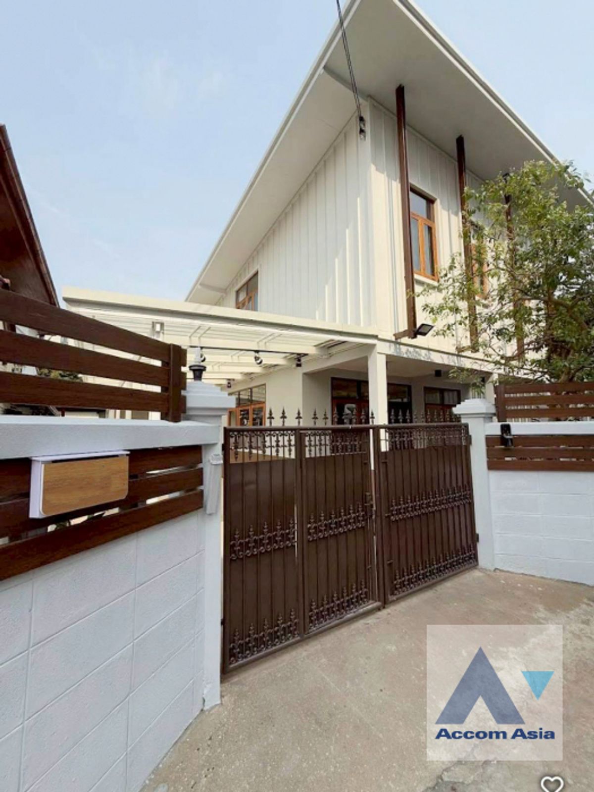 For RentHouseOnnut, Udomsuk : 🔼AccomA🔽Home Office 5 Bedrooms House for Rent in Sukhumvit, Bangkok near BTS On Nut (AA44429)