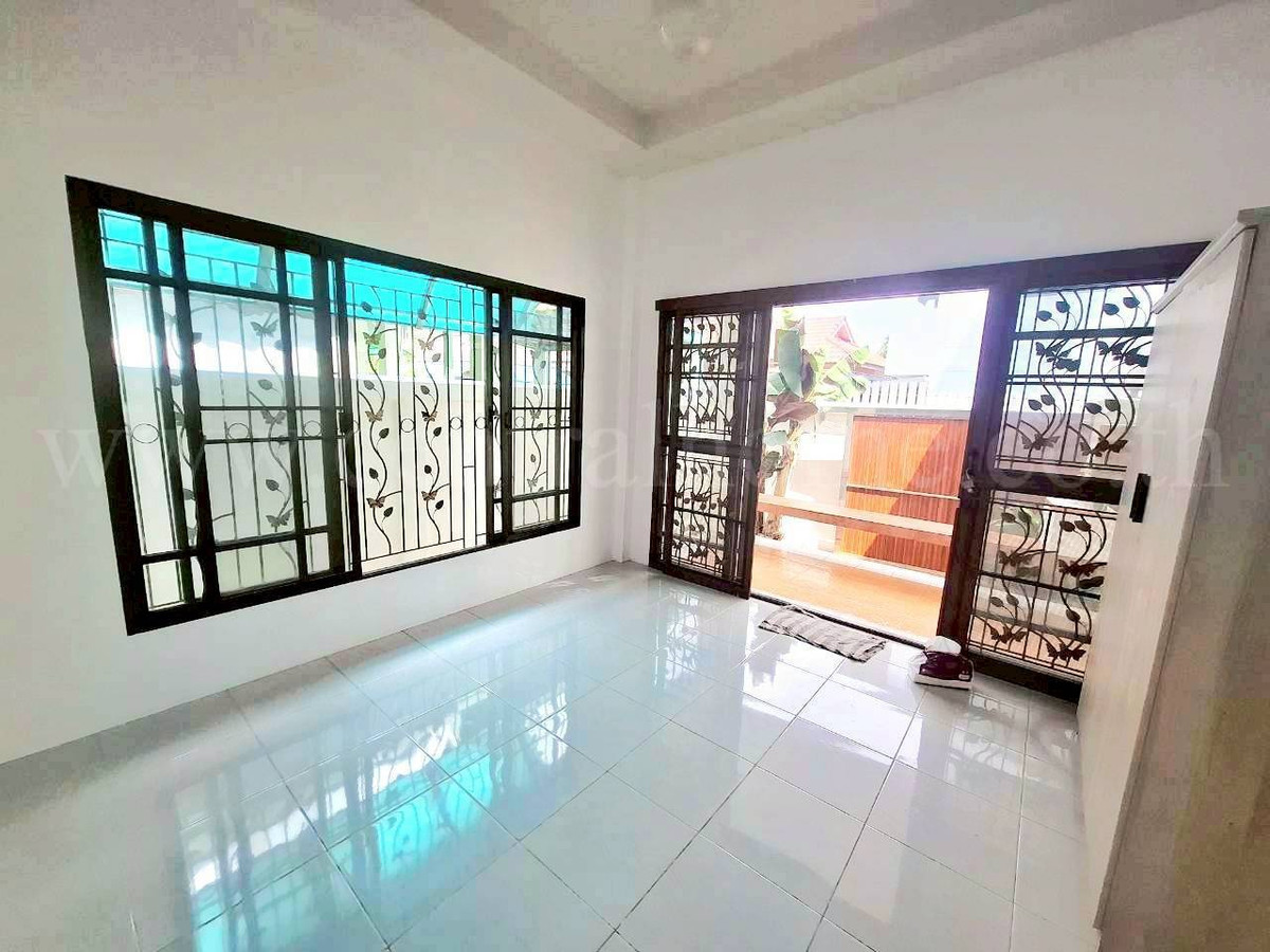 Detached house 53 square wah, Soi Kamnan, Line Ngam -Pathum Thani after the corner Loading...