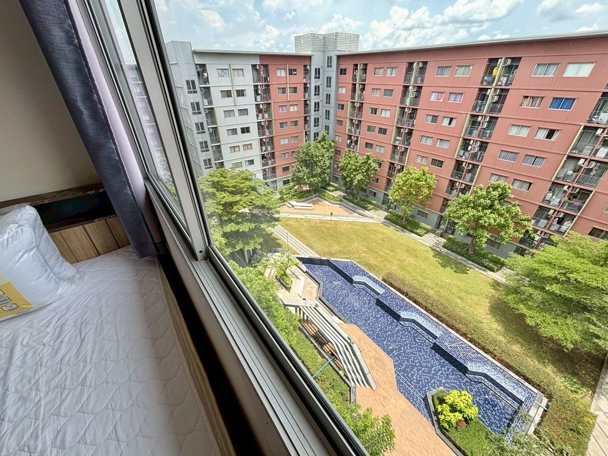 For RentCondoPathum Thani,Rangsit, Thammasat : ✨ Rent PLUM PARK 2 bedrooms, Building C, 2nd Floor, Pool View 😊 Ready today. Hurry to say hello.