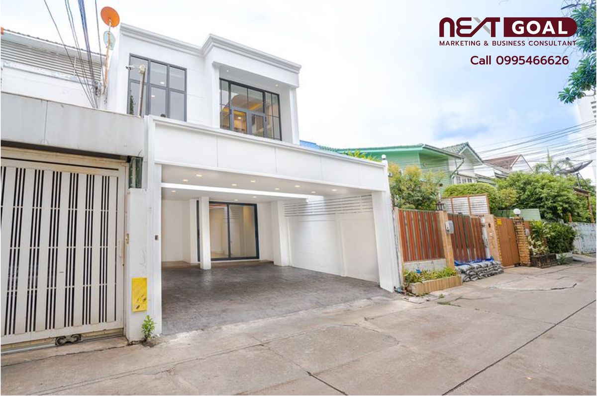 For SaleHome OfficeSukhumvit, Asoke, Thonglor : 🏠 Luxury Townhouse in the Heart of Ekkamai - Prime Location, Ready to Move In! 🏠