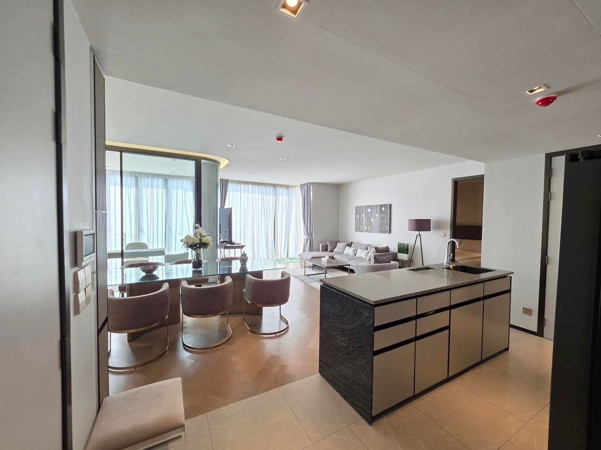 ให้เช่าคอนโดสุขุมวิท อโศก ทองหล่อ : Rental Price: The Reserve Hideaway Sukhumvit 61 • 2+1 Bedroom 3 Bathroom  • Size : 121 S.qm • 5 Floor 