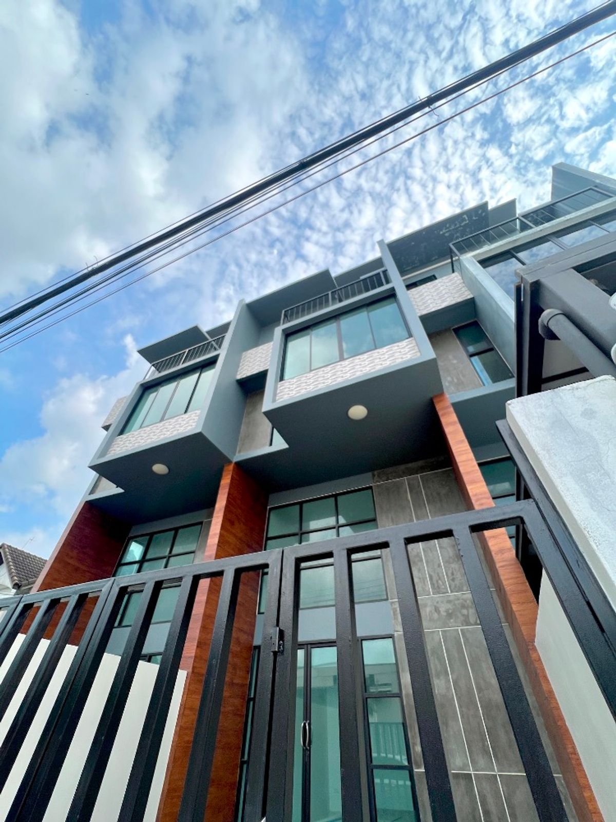 For SaleTownhomeChokchai 4, Ladprao 71, Ladprao 48, : (Code AM1517) Selling house for sale.