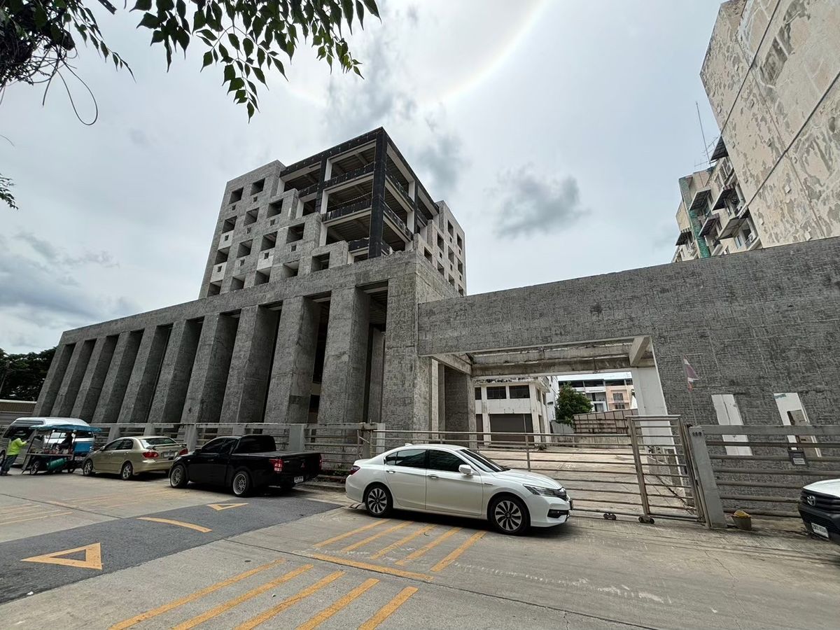 Shop HouseLadkrabang, Suwannaphum Airport : 🏦💰 Safe buildings from earthquakes There is no effect. 🌟 🔥 Golden opportunity for investors! 7 -story commercial building with warehouse  On the golden location in Soi Supapong 3