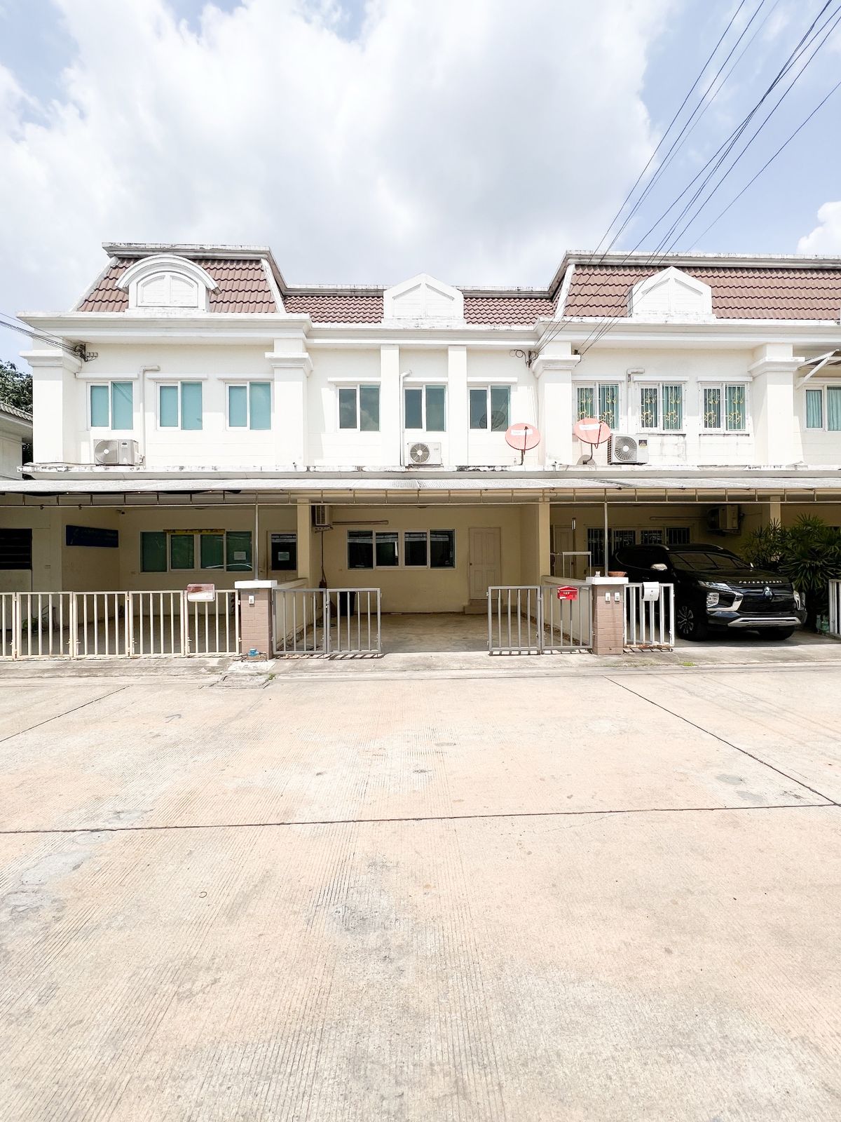 ขายทาวน์โฮมเกษตร นวมินทร์ ลาดปลาเค้า : ขายด่วน! ทาวน์โฮม 2 ชั้น ทำเลนวมินทร์
ดิเอ็กซ์คลูซีพทาวน์โฮม (The Exclusive Townhome-Nuanchan) นวลจันทร์56 รีโนเวทใหม่ทั้งหลัง 