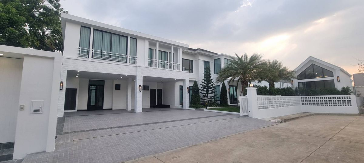 For SaleHouseLadkrabang, Suwannaphum Airport : Selling/renting a luxury luxury size of 850 sqm. With 8 swimming pools, Personal Parking, Perfect Masterpiece, Sukhumvit 77