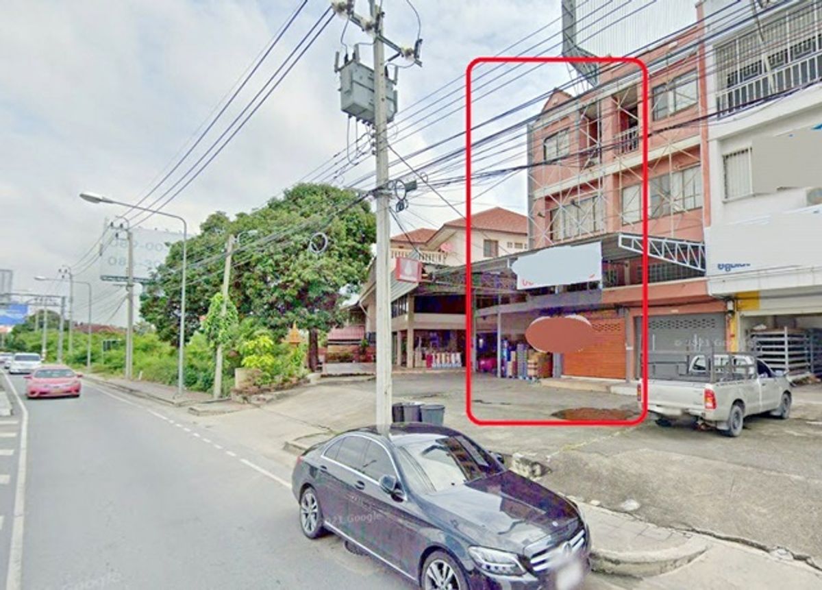 For RentShop HouseRattanathibet, Sanambinna : The Walk Ratchapruek 3.4 km. Rent a 3.5 -story building with a good mezzanine on the main road 20 sq.w. 250 sq.m. 4 bedrooms, Rajapruek MRT, Sai Ma 2.6 km, Bang Yai 1.5 km.