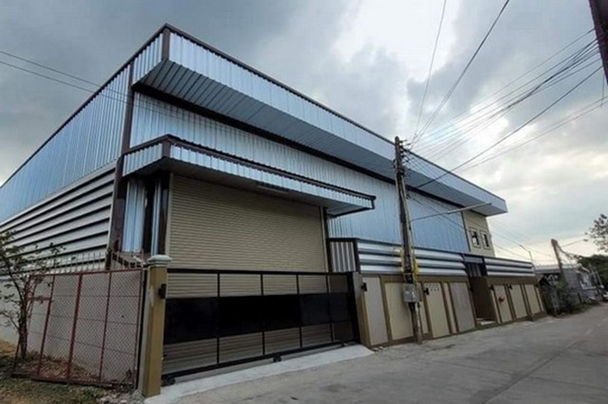 For RentFactoryPattaya, Bangsaen, Chonburi : RK646, Warehouse for EEC, Mueang Chon Buri District, 650 square meters, 600 sqm warehouse, near Amata Nakorn Industrial Estate 10 km.