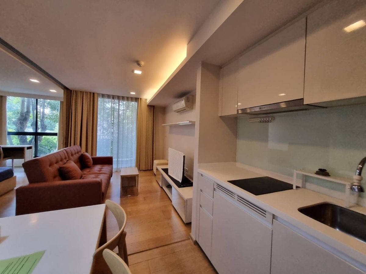 ให้เช่าคอนโดสุขุมวิท อโศก ทองหล่อ : For rent Liv@49 (1bed/1bath) Ready to move in 1 May 2025