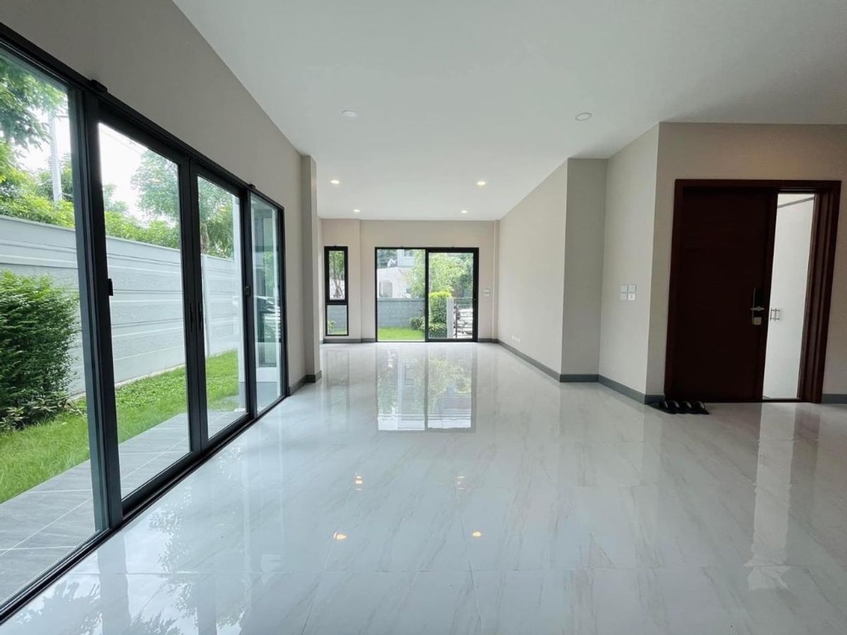 ขายบ้านลาดกระบัง สุวรรณภูมิ : The City สุขุมวิท อ่อนนุช ใกล้ถนนอ่อนนุช ศรีนครินทร์ พัฒนาการ ยังไม่เคยเข้าอยู่อาศัย