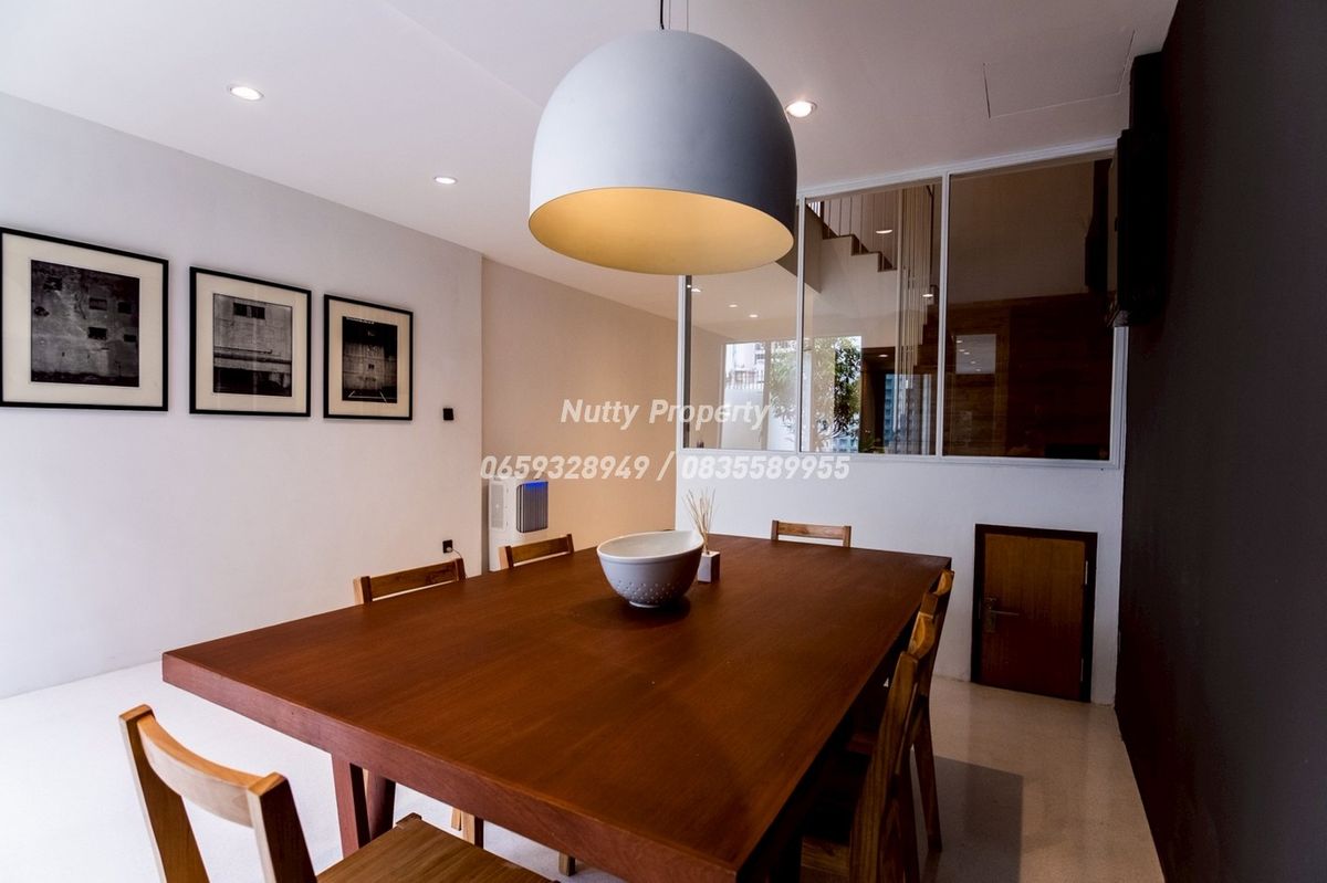 ขายทาวน์โฮมรัชดา ห้วยขวาง : ทาวน์โฮม 3 ชั้น ซอยรัชดา 36 ใหม่ทั้งหลัง พร้อมเข้าอยู่ ทำเลดีมาก