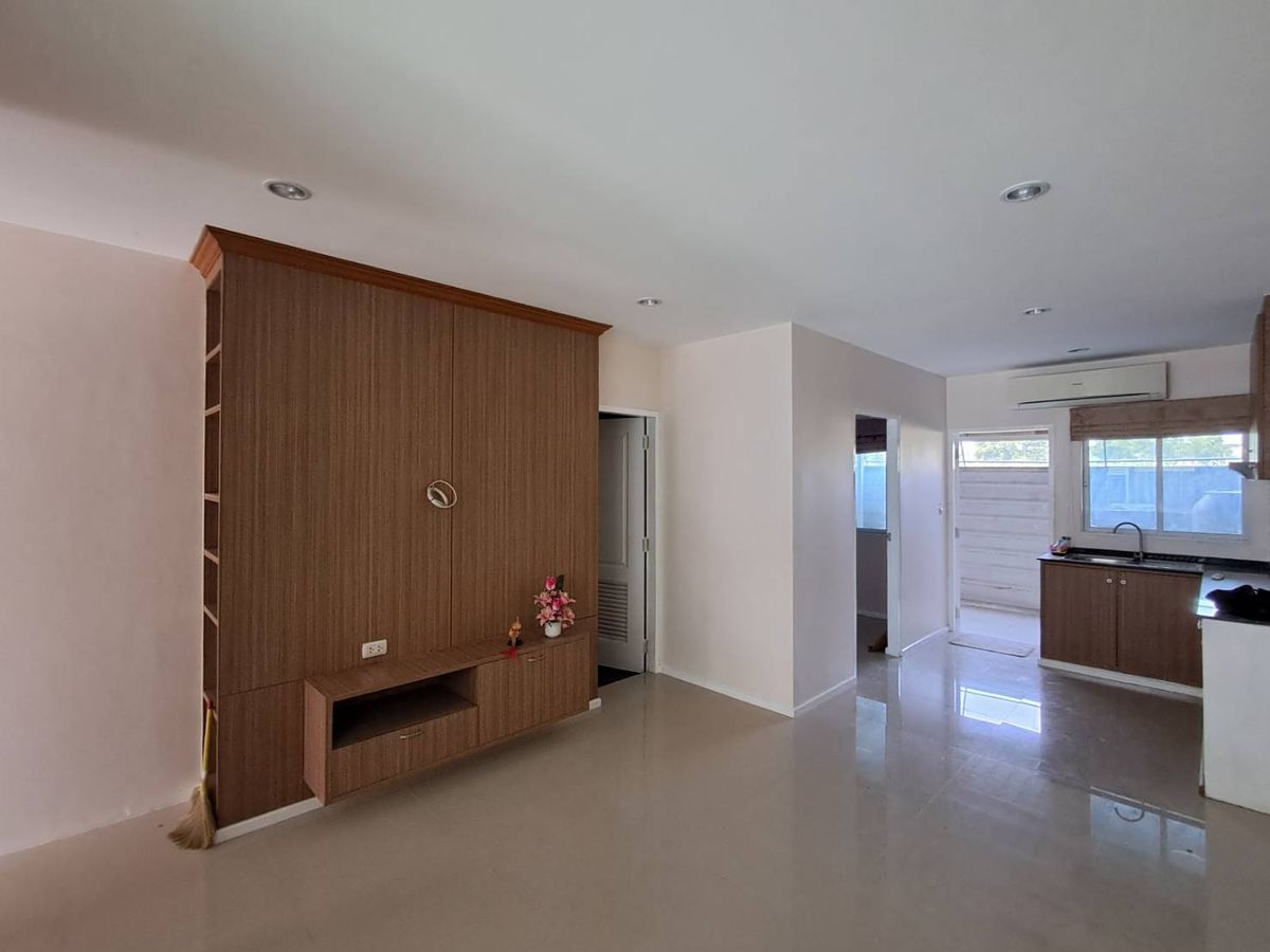 ขายทาวน์โฮมอ่อนนุช อุดมสุข : ขายทาวเฮ้าส์2ชั้น สไตล์modren loft