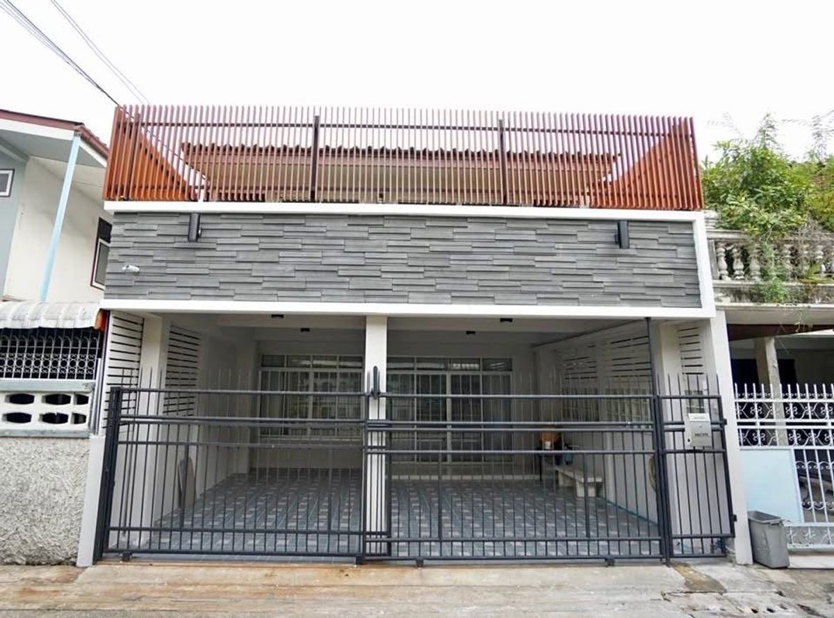 For RentTownhomeRatchadapisek, Huaikwang, Suttisan : Rent a 3 -story townhouse in the center of the city. MRT Rama 9 - Ratchada - Asoke. Interested to say hello.