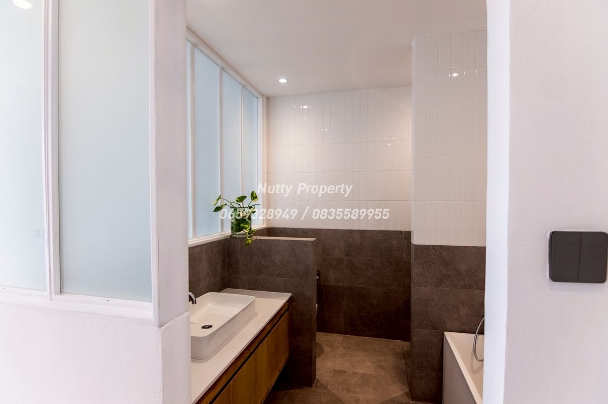 ขายทาวน์โฮมรัชดา ห้วยขวาง : ทาวน์โฮม 3 ชั้น ซอยรัชดา 36 ใหม่ทั้งหลัง พร้อมเข้าอยู่ ทำเลดีมาก