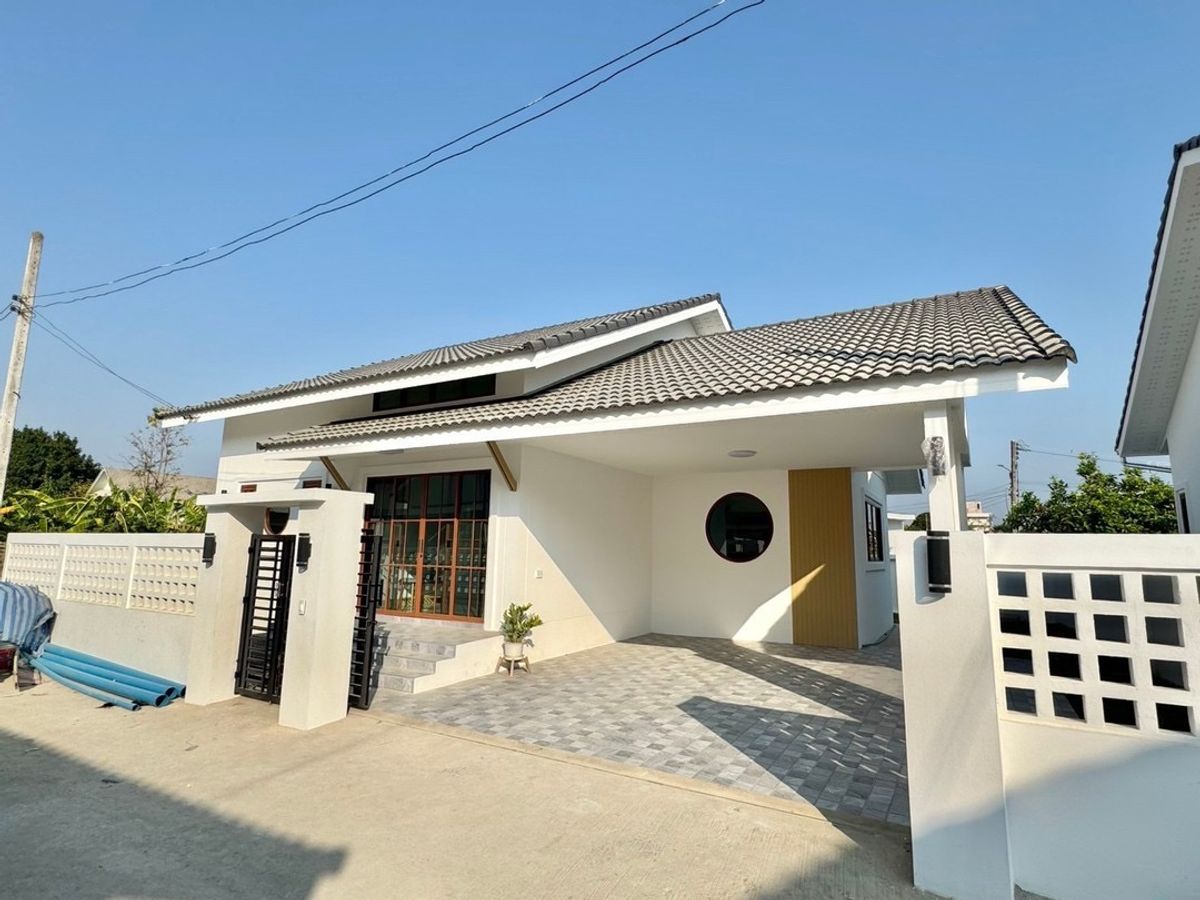 For SaleHouseChiang Mai : #Breaks Near the mall near the airport, convenient to travel.