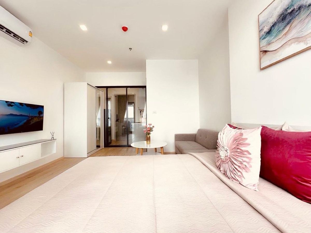 For RentCondoPattanakan, Srinakarin : The Rich Rama 9 - Srinakarin Condo 🌇✨ alone is comfortable. Being a pair is warm.
