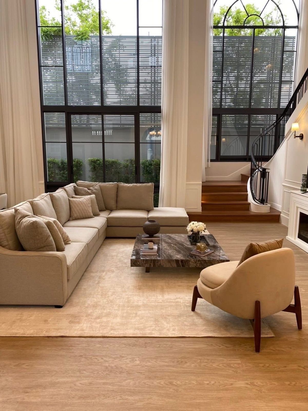 บ้านพัฒนาการ ศรีนครินทร์ : ขาย/เช่า นาราสิริ กรุงเทพกีฑา ขนาด 554 Sq.m 4 bed 5 bath |89,000,000MB| Rent  550,000 ติดต่อ 086-795-9997 (Jim)