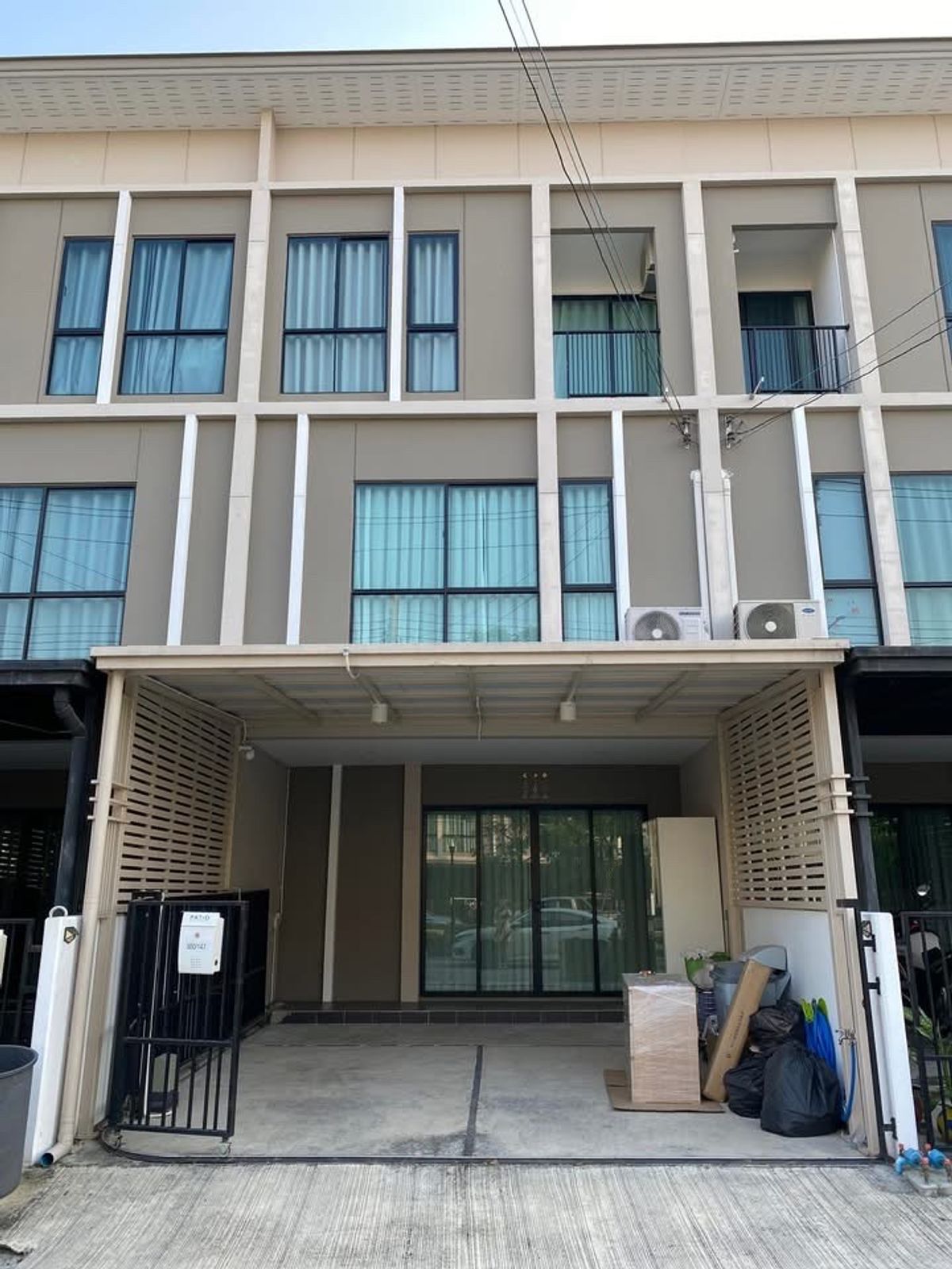 For RentTownhomePattanakan, Srinakarin : The house is ready. 💥 Patio Srinakarin-Rama 9 3 rooms only 45,000! Contact 086-795-9997 Jimmy