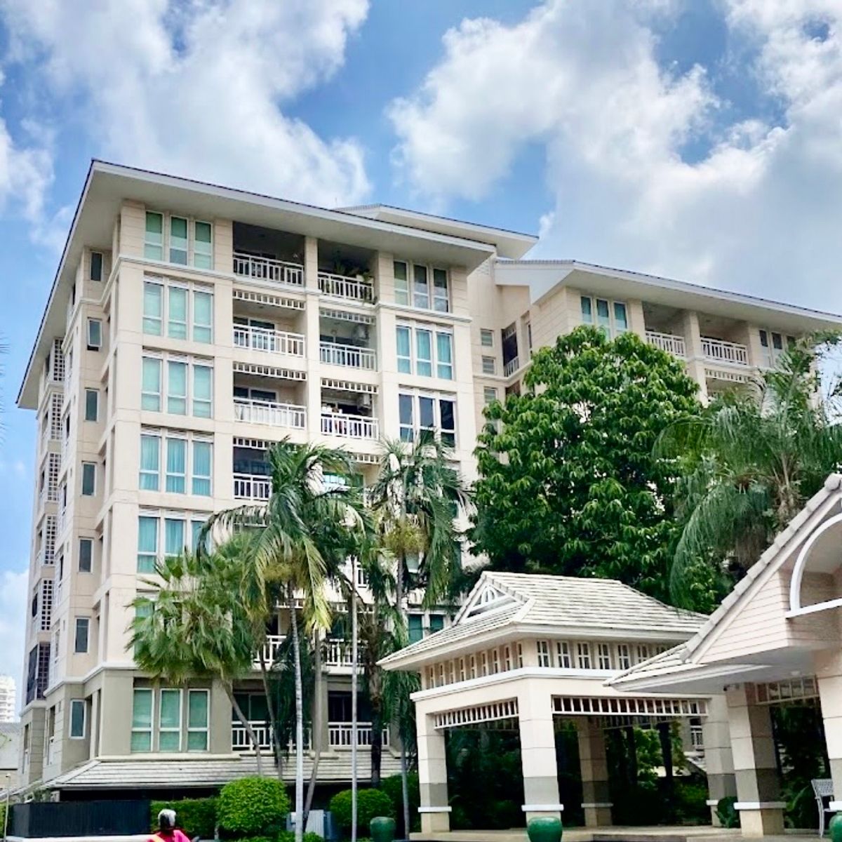 For SaleCondoSathorn, Narathiwat : Sell‼ ️ Low Rise Condominium. Good structure from Land & House