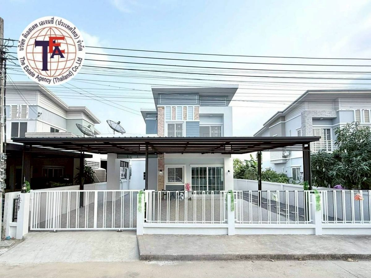 ขายบ้านมีนบุรี-ร่มเกล้า : ขายบ้านเดี่ยว 2 ชั้น หมู่บ้านฟลอร่าวิลล์เฟส 17 สุวินทวงศ์ 38 ลำผักชี ตลาดหนองจอก ตลาดมีนบุรี บิ๊กซีร่มเกล้า  สนามกอล์ฟบางกอกอารีน่า ม.เทคโนโลยีมหานคร นิคมอุตสาหกรรมลาดกระบัง สำนักงานขนส่งกรุงเทพฯเขต 4