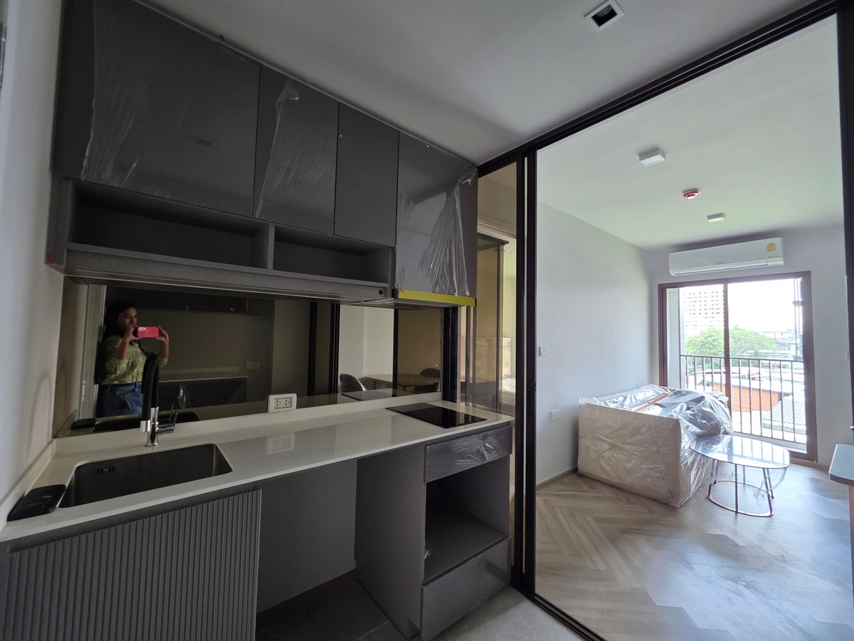For RentCondoSukhumvit, Asoke, Thonglor : 🔥URGENT🔥For Rent Condo Chapter Thonglor 25. 1 Bed 1 Bath, 34.9 sq.m. All brandnew rooms with furniture & appliances. Near BTS Thonglor