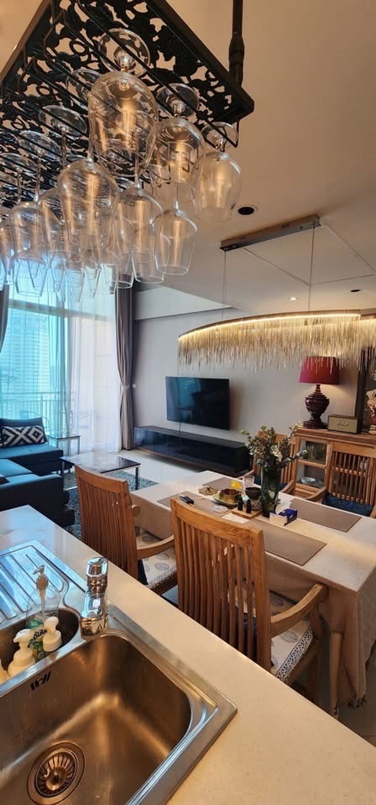ขายคอนโดสาทร นราธิวาส : ขาย Empire Place ขนาด 108.9 Sq.m 2 bed 2 bath เพียง 18.5 MB ติดต่อ 086-795-9997 จิมมี่