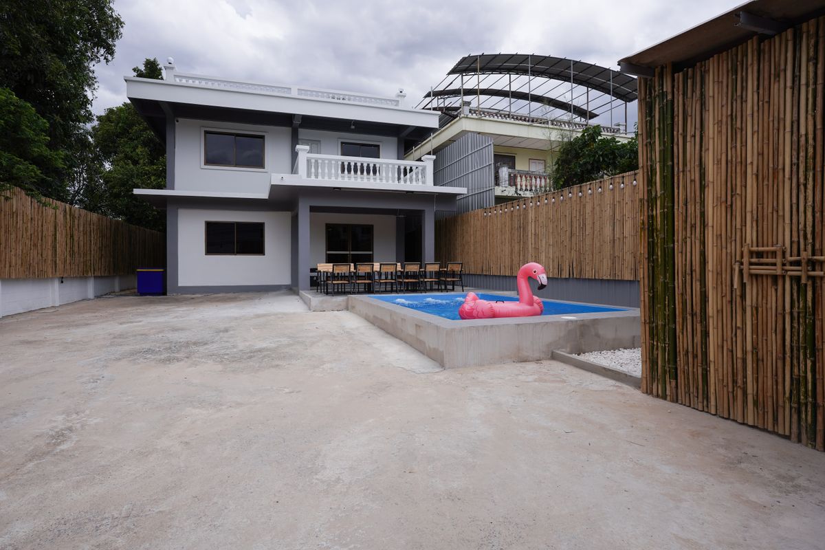 For RentHousePattanakan, Srinakarin : Poolvilla, Krungthep Kreetha 8 Intersection 12 4 Bedrooms, 4 bathrooms