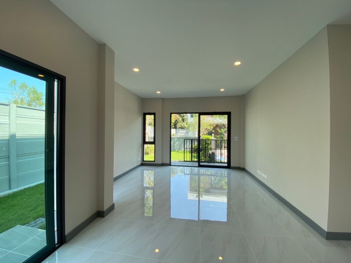 ขายบ้านลาดกระบัง สุวรรณภูมิ : The City สุขุมวิท อ่อนนุช ใกล้ถนนอ่อนนุช ศรีนครินทร์ พัฒนาการ ยังไม่เคยเข้าอยู่อาศัย