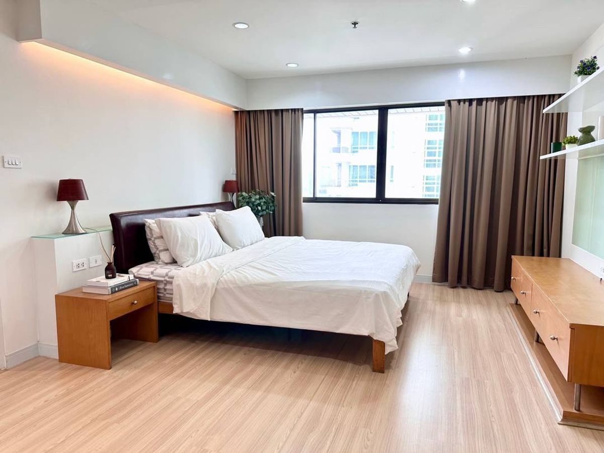 ให้เช่าคอนโดวิทยุ ชิดลม หลังสวน : For Rent The Royal Place 2 เดอะรอยัลเพลส 2 บางนา ใกล้ Bts ราชดำริ Code : C8342