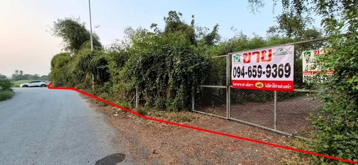 ขายที่ดินนครปฐม : ขายที่ดินเปล่า หลังปั๊มน้ำมันปตท.มาลัยแมนกม.39  โฉนดน.ส.4 จ (ครุฑแดง)   4-3-86 ไร่   ต.ห้วยม่วง อ.กำแพงแสน จ.นครปฐม เหลือเพียงไร่ละ 1.15 ล้านบาท