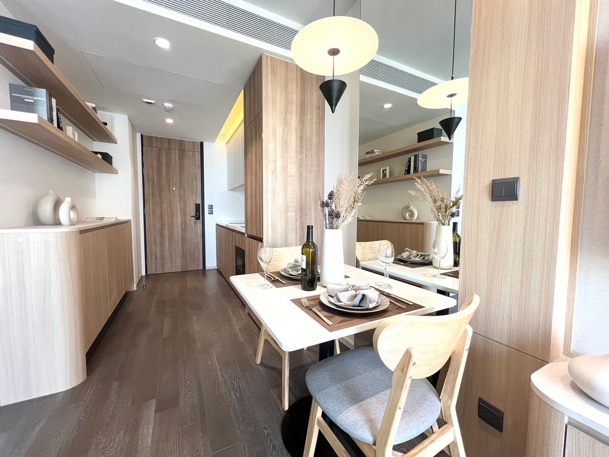 ให้เช่าคอนโดสุขุมวิท อโศก ทองหล่อ : For Rent Muniq Sukhumvit23
1 bedroom 43sq.m Never Been Living ✨
only Dog Accepted Contact 064-932-4645 KEn