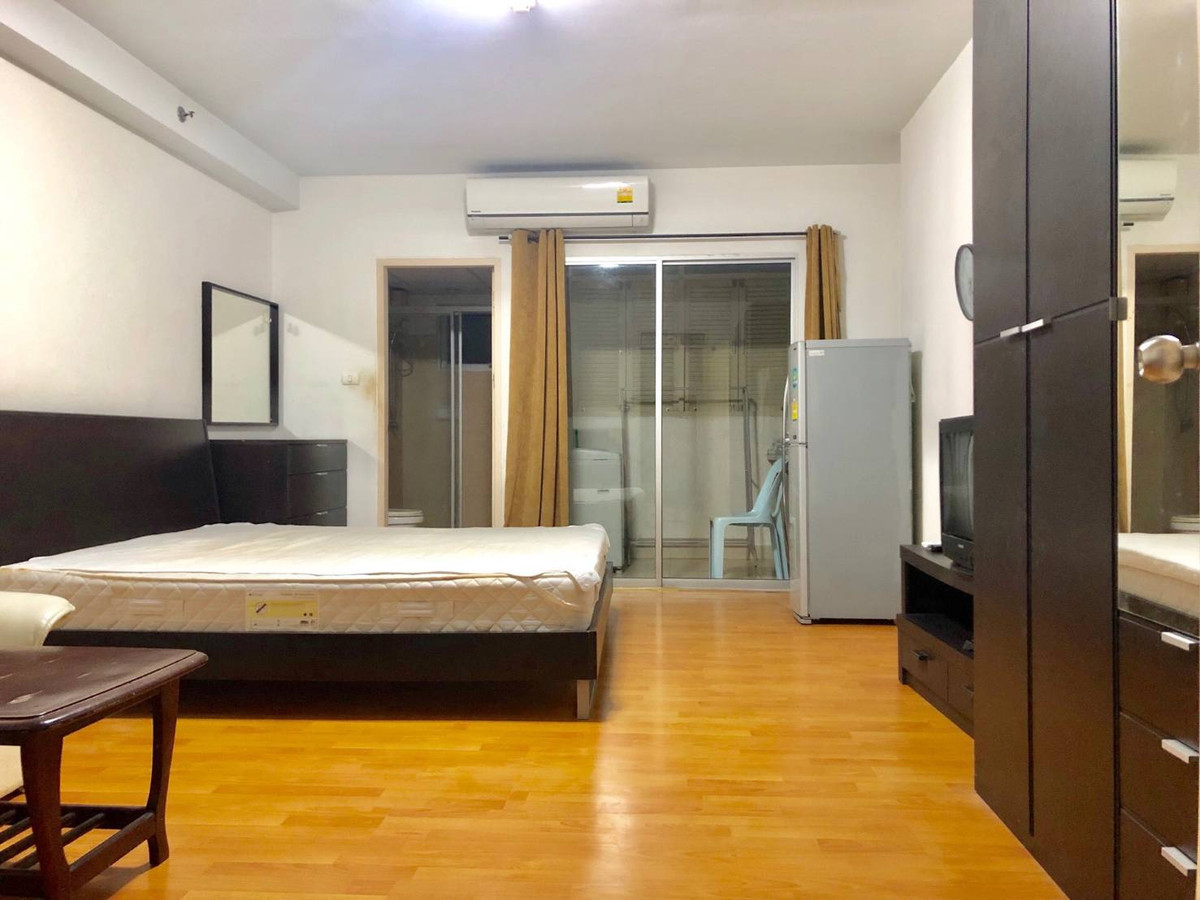 For RentCondoOnnut, Udomsuk : Next to BTS Udomsuk Station, near fresh market, near Building 66 and True Digital Park.