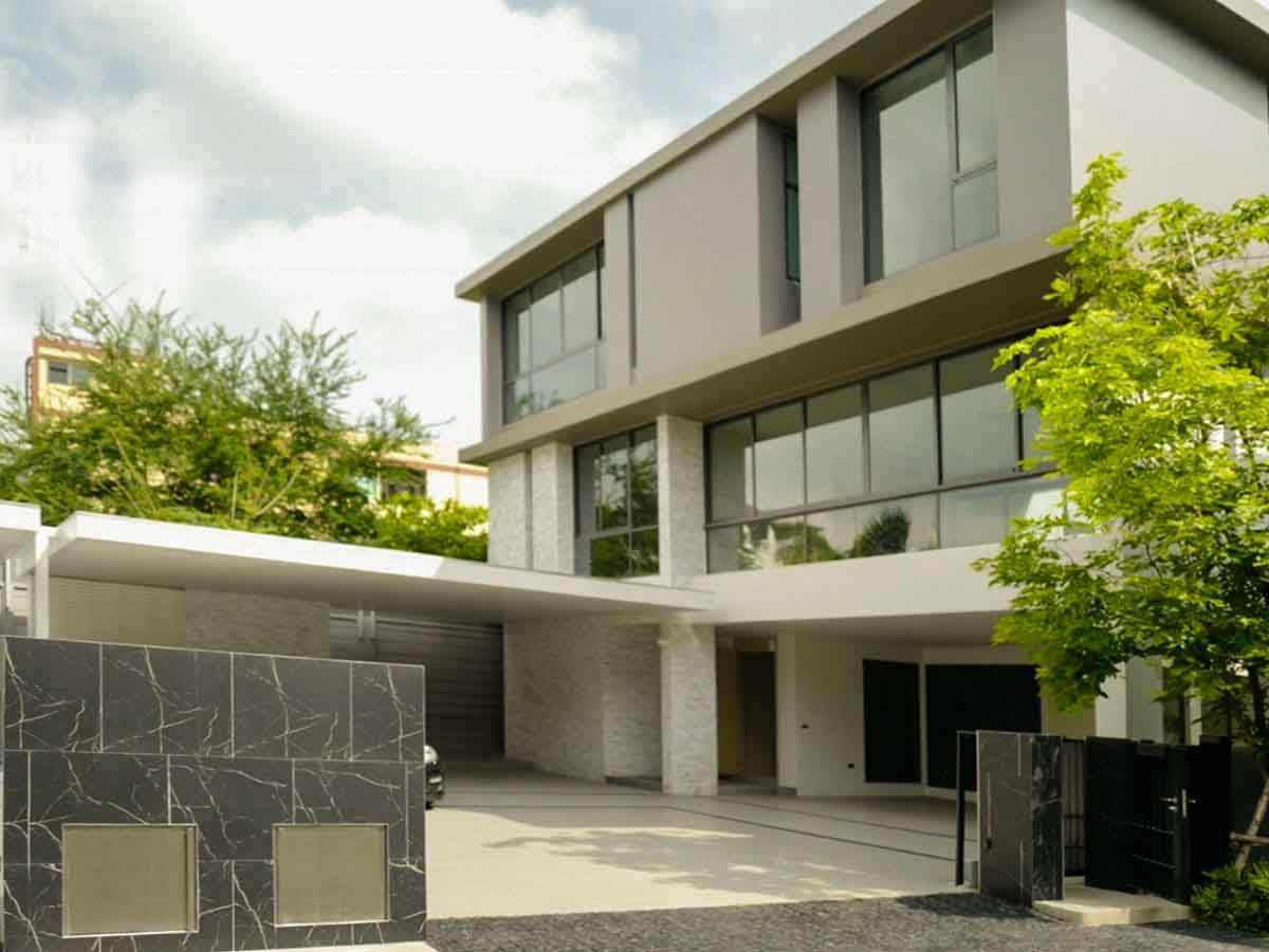 For RentHouseSukhumvit, Asoke, Thonglor : Luxury Villa Thonglor 5 Bed Large Parking Area Gated Community
