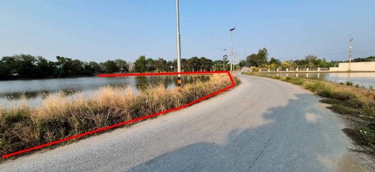 ขายที่ดินนครปฐม : ขายที่ดินเปล่า หลังปั๊มน้ำมันปตท.มาลัยแมนกม.39  โฉนดน.ส.4 จ (ครุฑแดง)   4-3-86 ไร่   ต.ห้วยม่วง อ.กำแพงแสน จ.นครปฐม เหลือเพียงไร่ละ 1.15 ล้านบาท