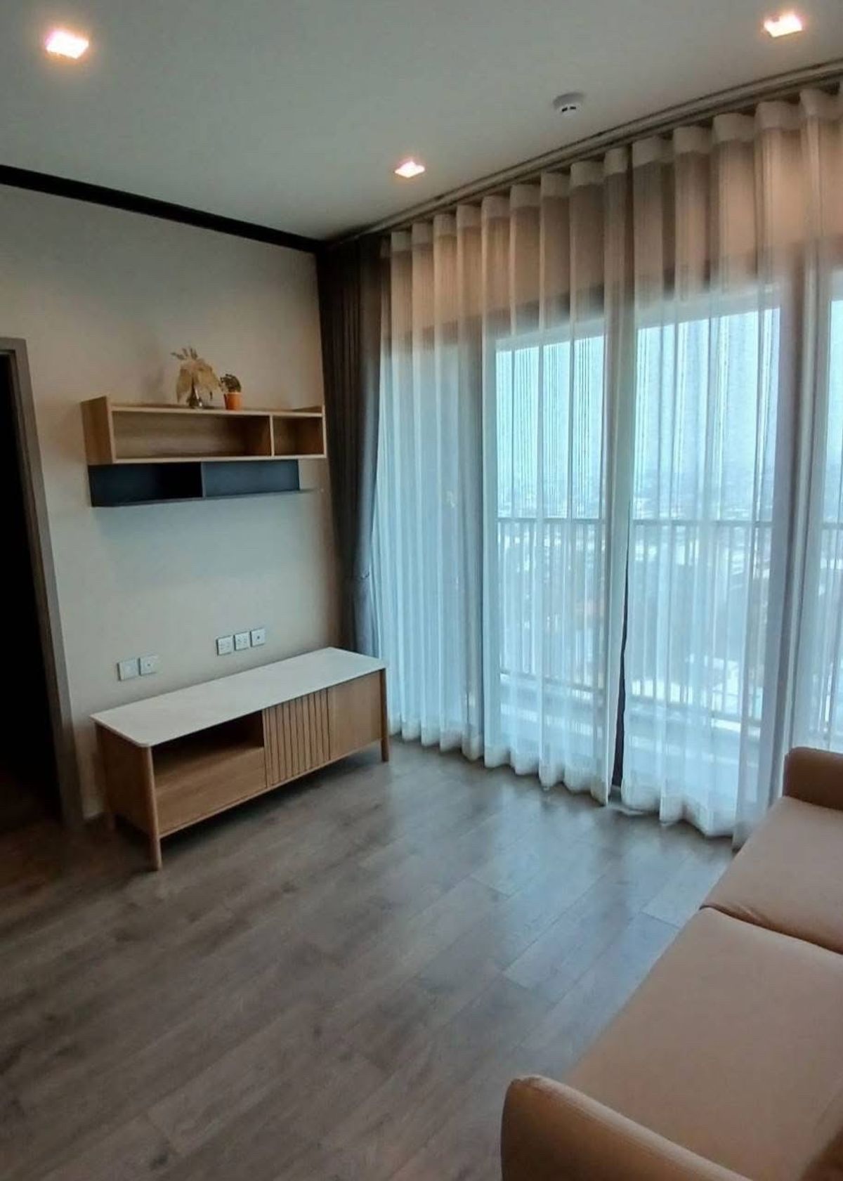 ขายคอนโดลาดพร้าว เซ็นทรัลลาดพร้าว : whizdom Avenue Ratchada Ladprao ขนาด 56 Sq.m 2 bed 2 bath เพียง 8.29 MB เท่านั้น !!