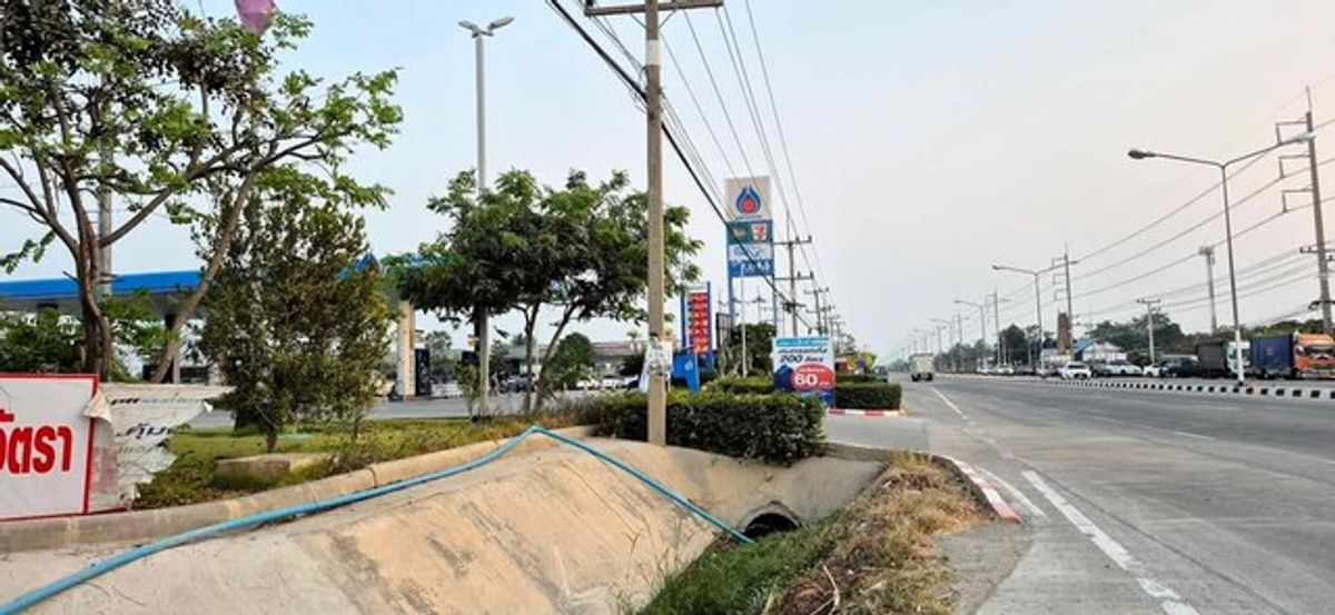 ขายที่ดินนครปฐม : ขายที่ดินเปล่า หลังปั๊มน้ำมันปตท.มาลัยแมนกม.39  โฉนดน.ส.4 จ (ครุฑแดง)   4-3-86 ไร่   ต.ห้วยม่วง อ.กำแพงแสน จ.นครปฐม เหลือเพียงไร่ละ 1.15 ล้านบาท