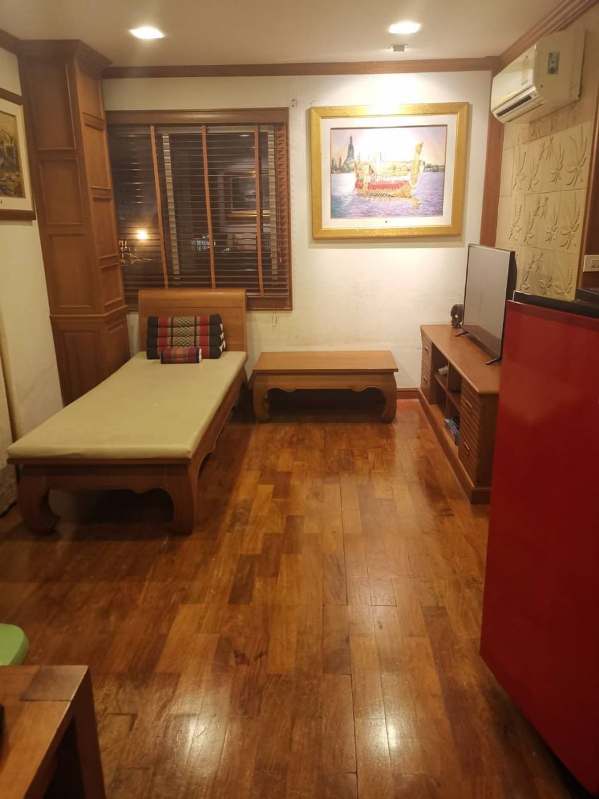 For SaleCondoSiam Paragon ,Chulalongkorn,Samyan : One Siam【𝐒𝐄𝐋𝐋 & 𝐑𝐄𝐍𝐓】🔥Heritage Luxury style room in the middle of Siam city. Wide usable area  Full built-in furniture system 🔥 Contact Line ID: @hacondo