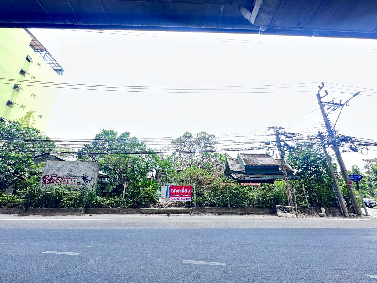 For RentLandRama9, Petchburi, RCA : Land for rent 214 sq.w. Pak Soi Rama 9 Soi 15/2
