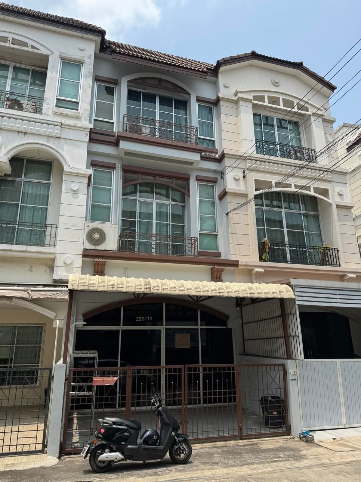 For RentTownhomeChokchai 4, Ladprao 71, Ladprao 48, : Rent a townhome, Ban Klang Mueang Chok Chai 4 project