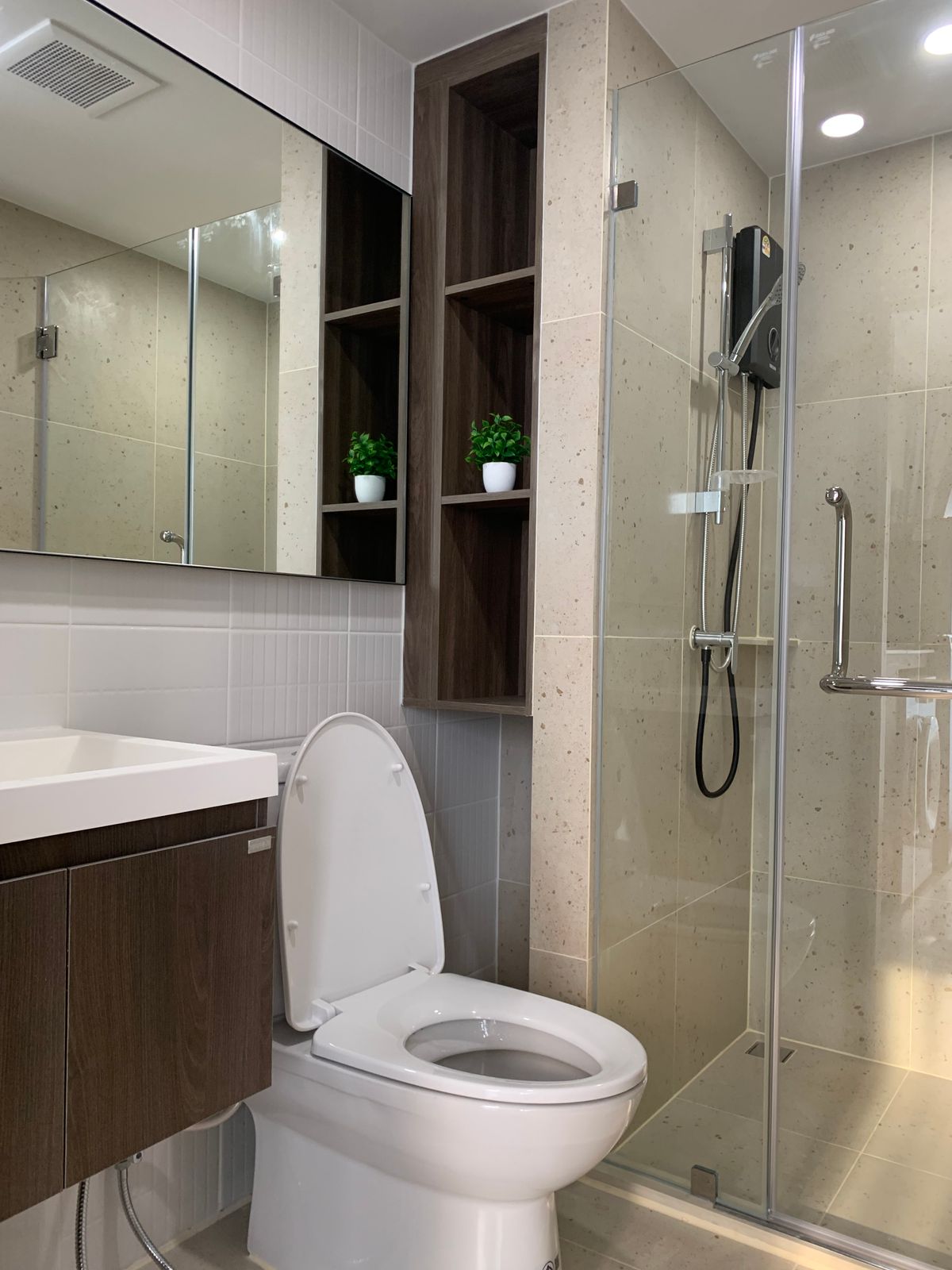 ให้เช่าคอนโดปทุมธานี รังสิต ธรรมศาสตร์ : 🔥ให้เช่าด่วน🔥 คอนโด Nue Core khu khot| นิวคอร์ คูคต เฟอร์ครบ พร้อมเข้าอยู่