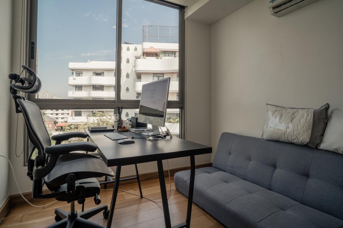 For SaleCondoSukhumvit, Asoke, Thonglor : Fantastic location in the city center! Downtown 49, 2 bedrooms, 2 bathrooms, only 9.9 million.Close to BTS Phrom Phong, answering the needs of a luxurious and fully convenient lifestyle!