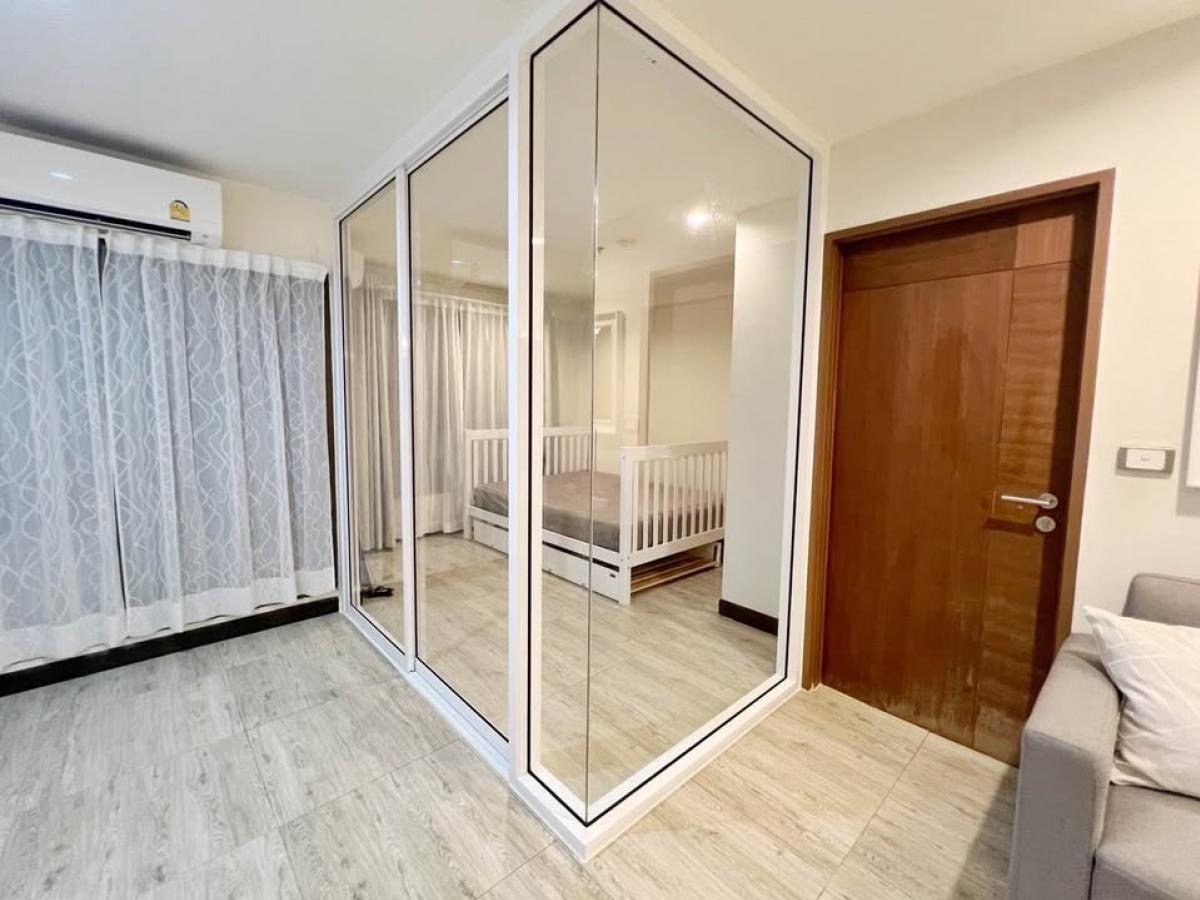 For SaleCondoSilom, Saladaeng, Bangrak : Condo in the heart of Silom, a trendy business area!1 bedroom, 44 sqm, close to BTS Chong Nonsi, priced at only 4.6 million!