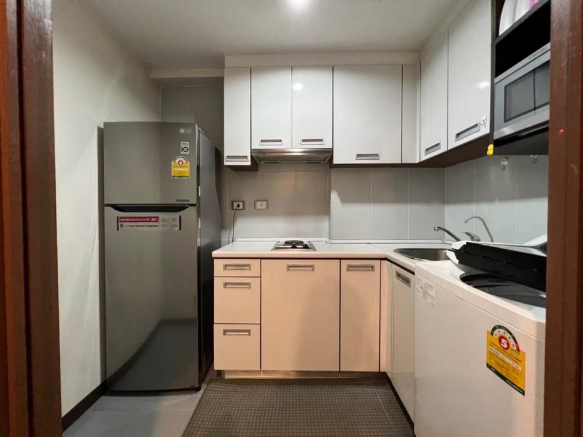 For SaleCondoSilom, Saladaeng, Bangrak : Condo in the heart of Silom, a trendy business area!1 bedroom, 44 sqm, close to BTS Chong Nonsi, priced at only 4.6 million!