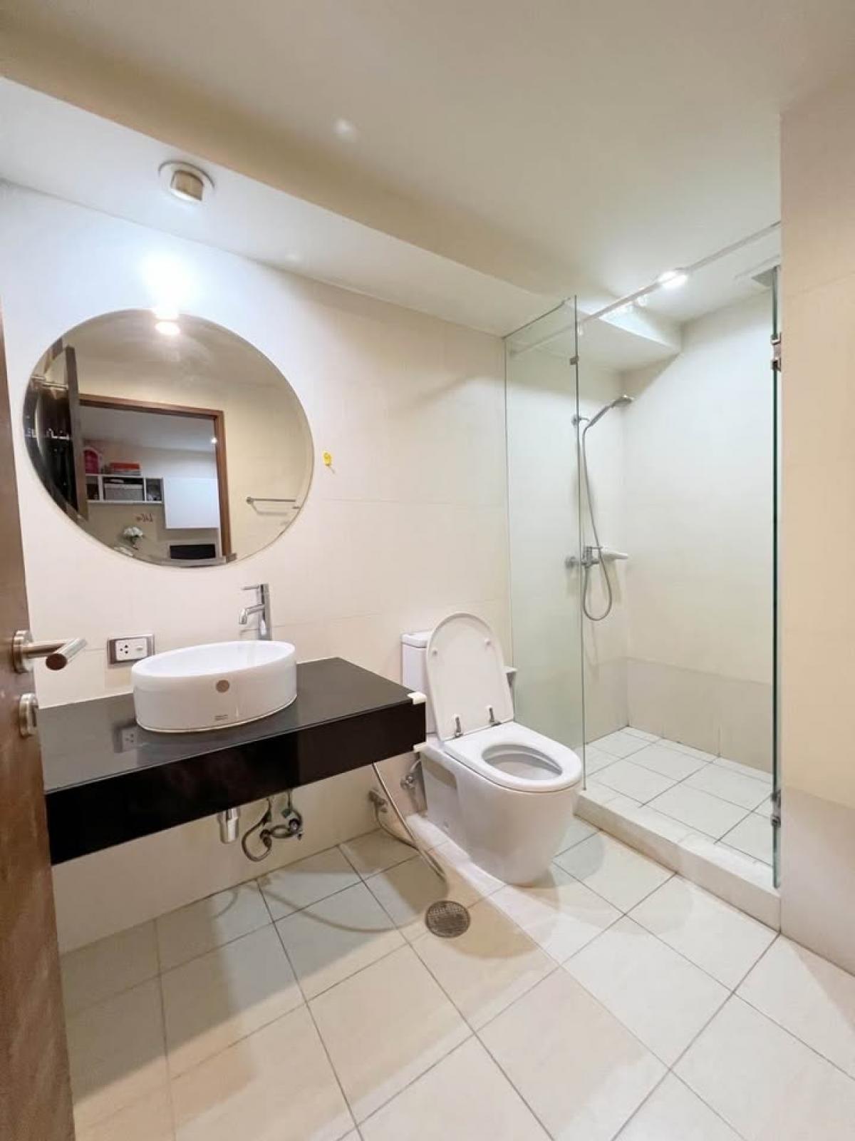 For SaleCondoSilom, Saladaeng, Bangrak : Condo in the heart of Silom, a trendy business area!1 bedroom, 44 sqm, close to BTS Chong Nonsi, priced at only 4.6 million!