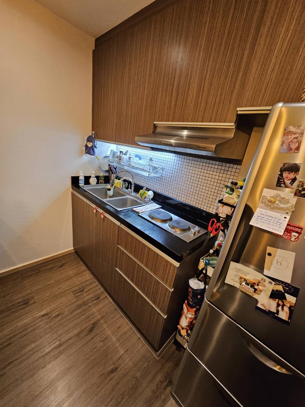 ขายคอนโดวิทยุ ชิดลม หลังสวน : 28/02/2026, รวมค่าโอนคอนโดหรู 3 ห้องนอน The Tempo Ruamrudee ใกล้ BTS เพลินจิต พื้นที่กว้าง 100 ตร.ม. เพียง 15.2 ล้าน พร้อมสิ่งอำนวยความสะดวกครบครัน!