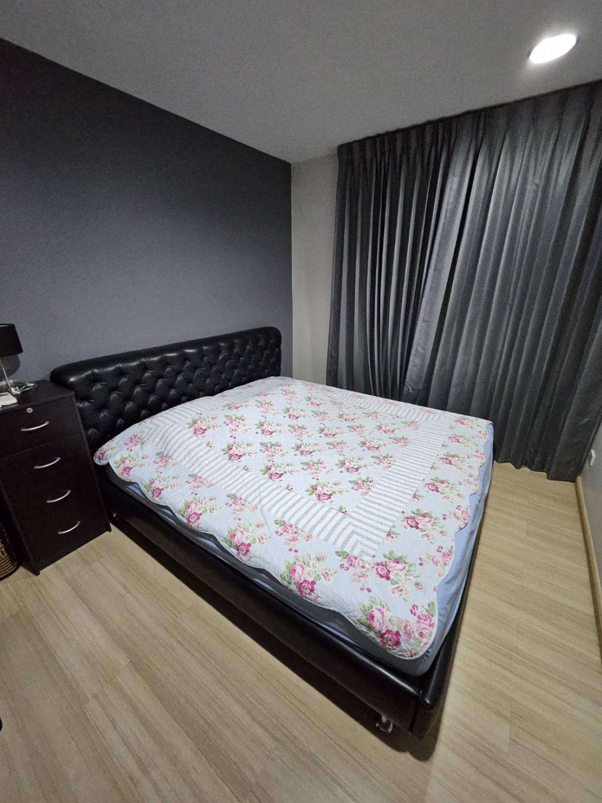 ขายคอนโดวิทยุ ชิดลม หลังสวน : 28/02/2026, รวมค่าโอนคอนโดหรู 3 ห้องนอน The Tempo Ruamrudee ใกล้ BTS เพลินจิต พื้นที่กว้าง 100 ตร.ม. เพียง 15.2 ล้าน พร้อมสิ่งอำนวยความสะดวกครบครัน!