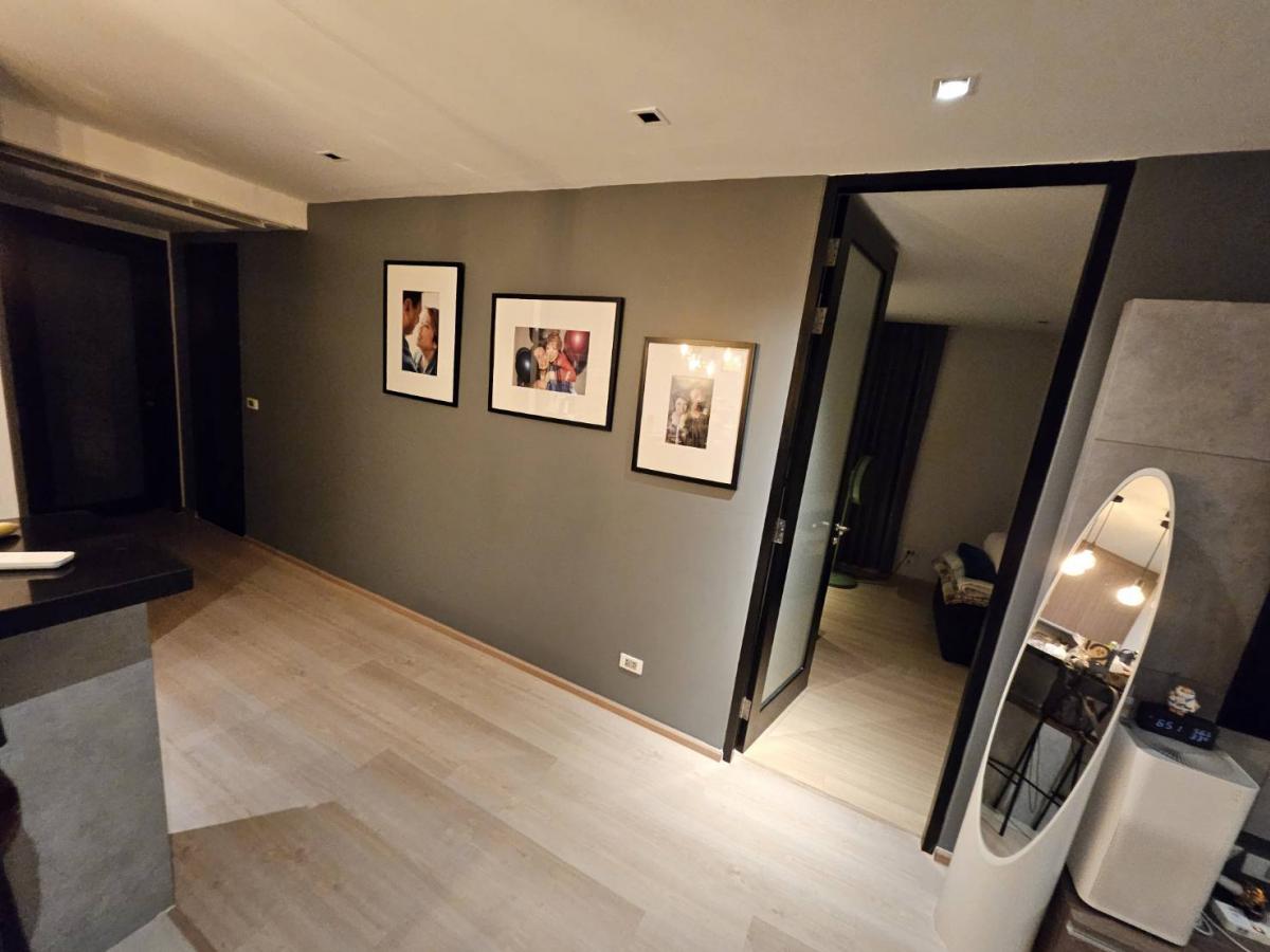 ขายคอนโดวิทยุ ชิดลม หลังสวน : 28/02/2026, รวมค่าโอนคอนโดหรู 3 ห้องนอน The Tempo Ruamrudee ใกล้ BTS เพลินจิต พื้นที่กว้าง 100 ตร.ม. เพียง 15.2 ล้าน พร้อมสิ่งอำนวยความสะดวกครบครัน!