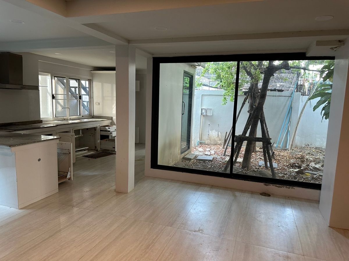 For SaleHome OfficeRatchadapisek, Huaikwang, Suttisan : 📢👇 Home Office near MRT Sutthisan Central Rama 9, Esplanade Ratchada, Fortune Town, Ratchada Railway Market