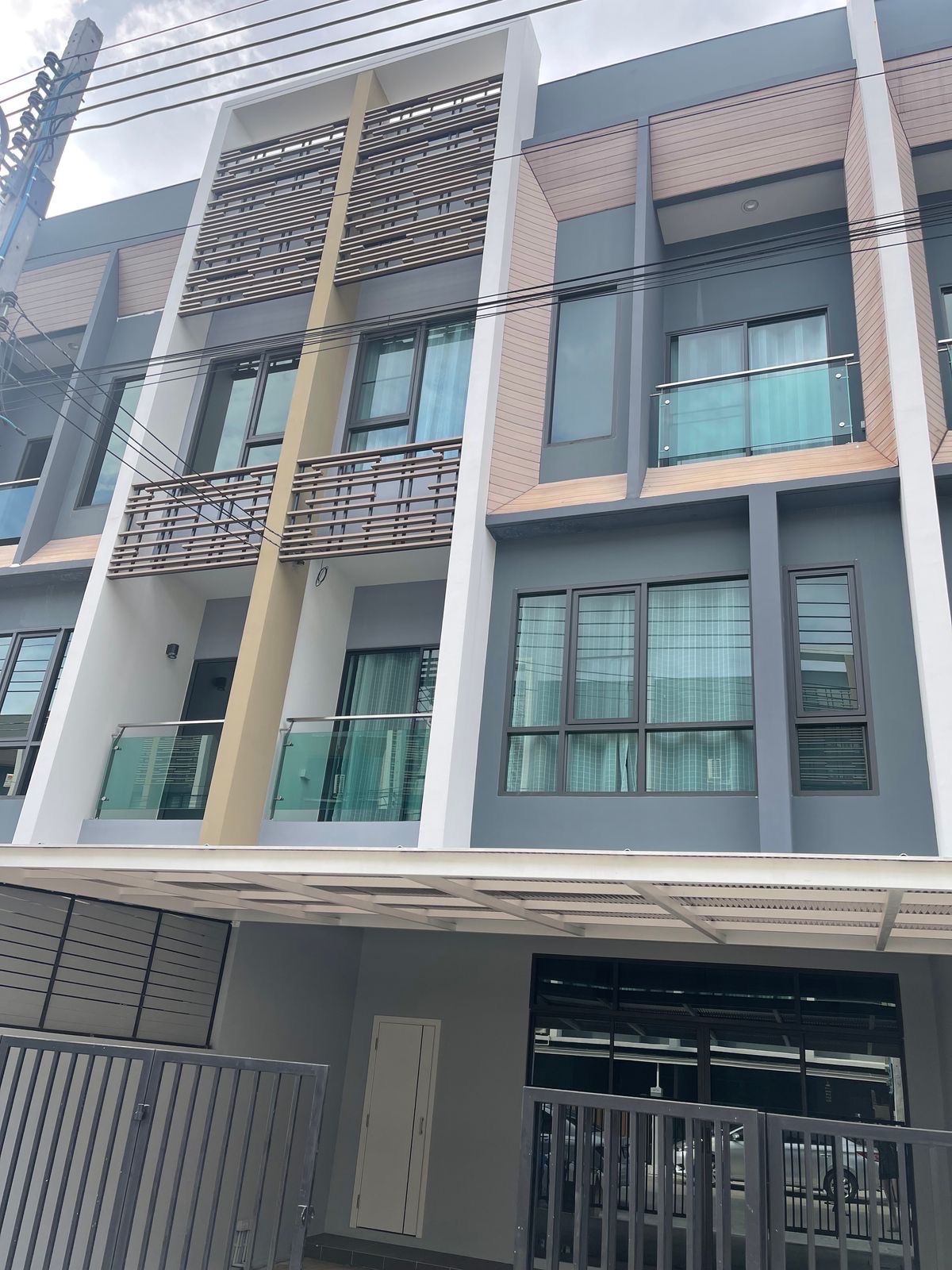 For RentTownhomeKaset Nawamin,Ladplakao : Rental location 🔥 Ready to live and invest in the business of The Vegas Lat Phrao Nawamin 85 (the owner is kind)