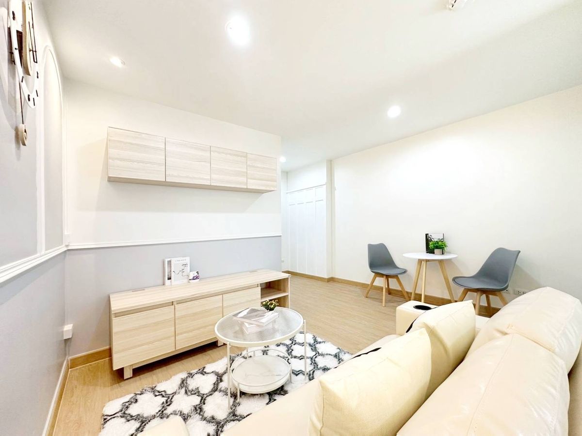 For SaleCondoOnnut, Udomsuk : Who says that Sukhumvit must be expensive? Come to see this room first and will know that “Good price is cute“ still exists! With the project ✨️regent Home 13 Sukhumvit 93 (Regent Home 13 Sukhumvit 93) ✨️ Located in the alley